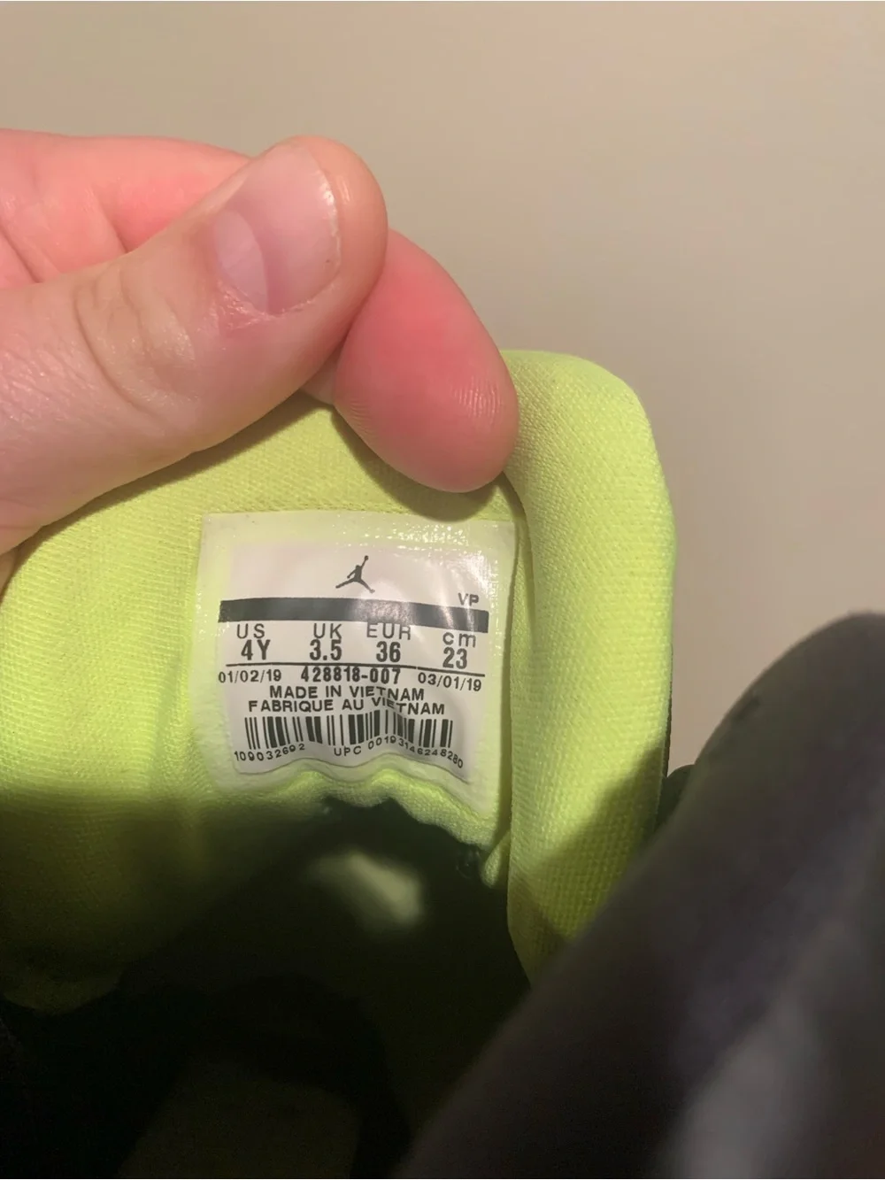 Nike Jordan 6 17 23 ‘Black Volt’  Nike 428818-007 Size 4Y